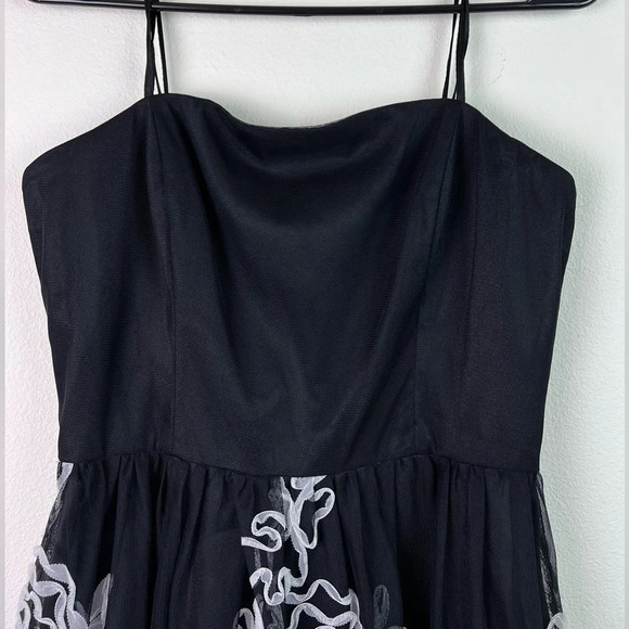 Adrianna Papell Boutique Midi Cocktail Dress (6) Black with White Floral Ruffles - Picture 2 of 9